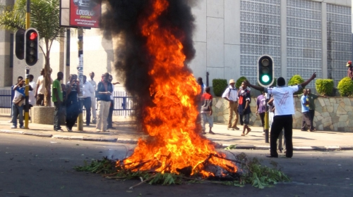 Post image for Riots break out during anti-government protests in Malawi
