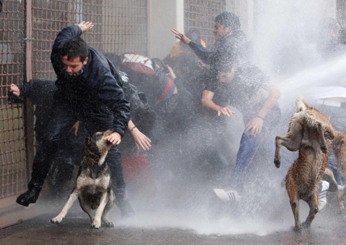 Post image for Violent police repression of student protests in Chile